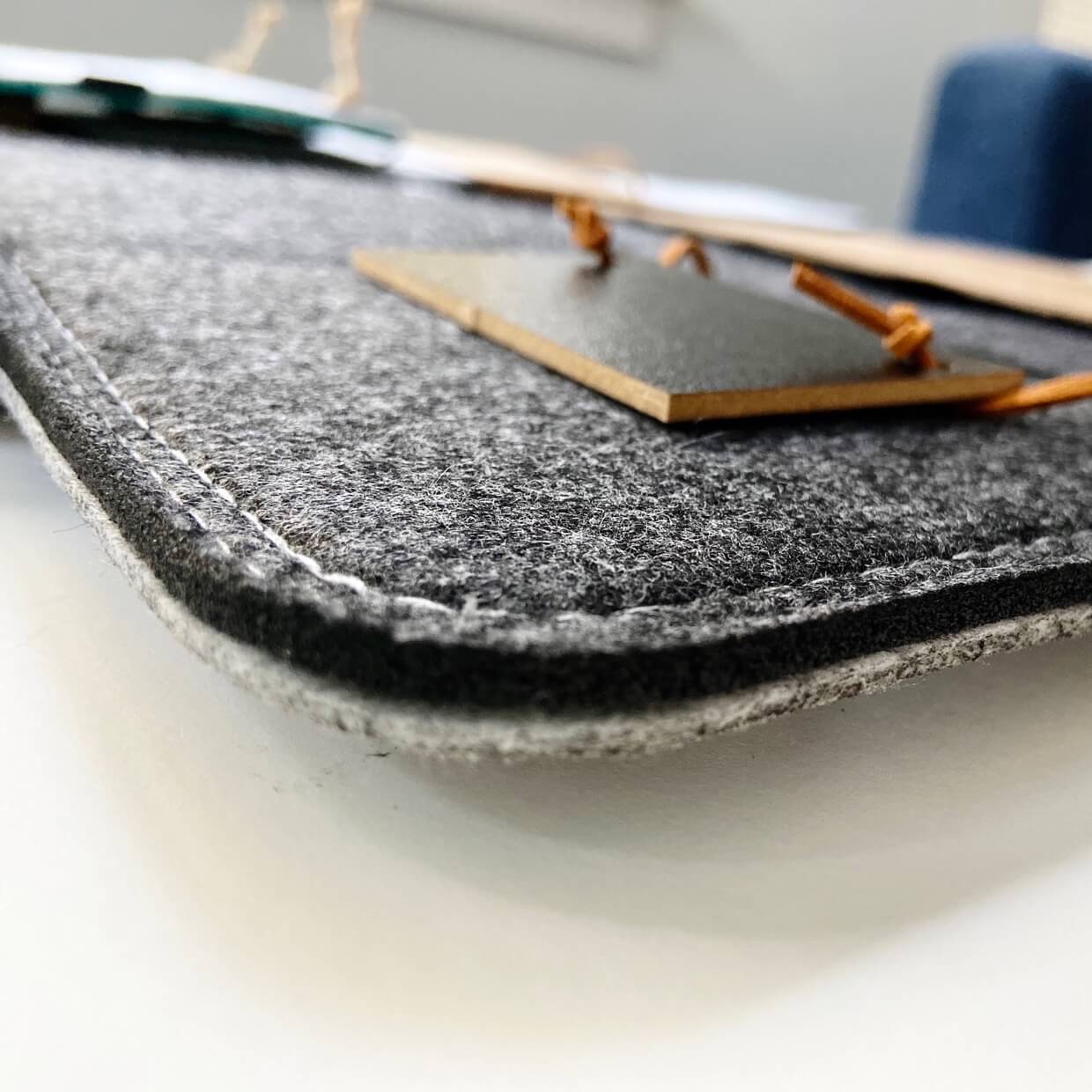 Bagby 4 Pocket Phone Holder - Image 15