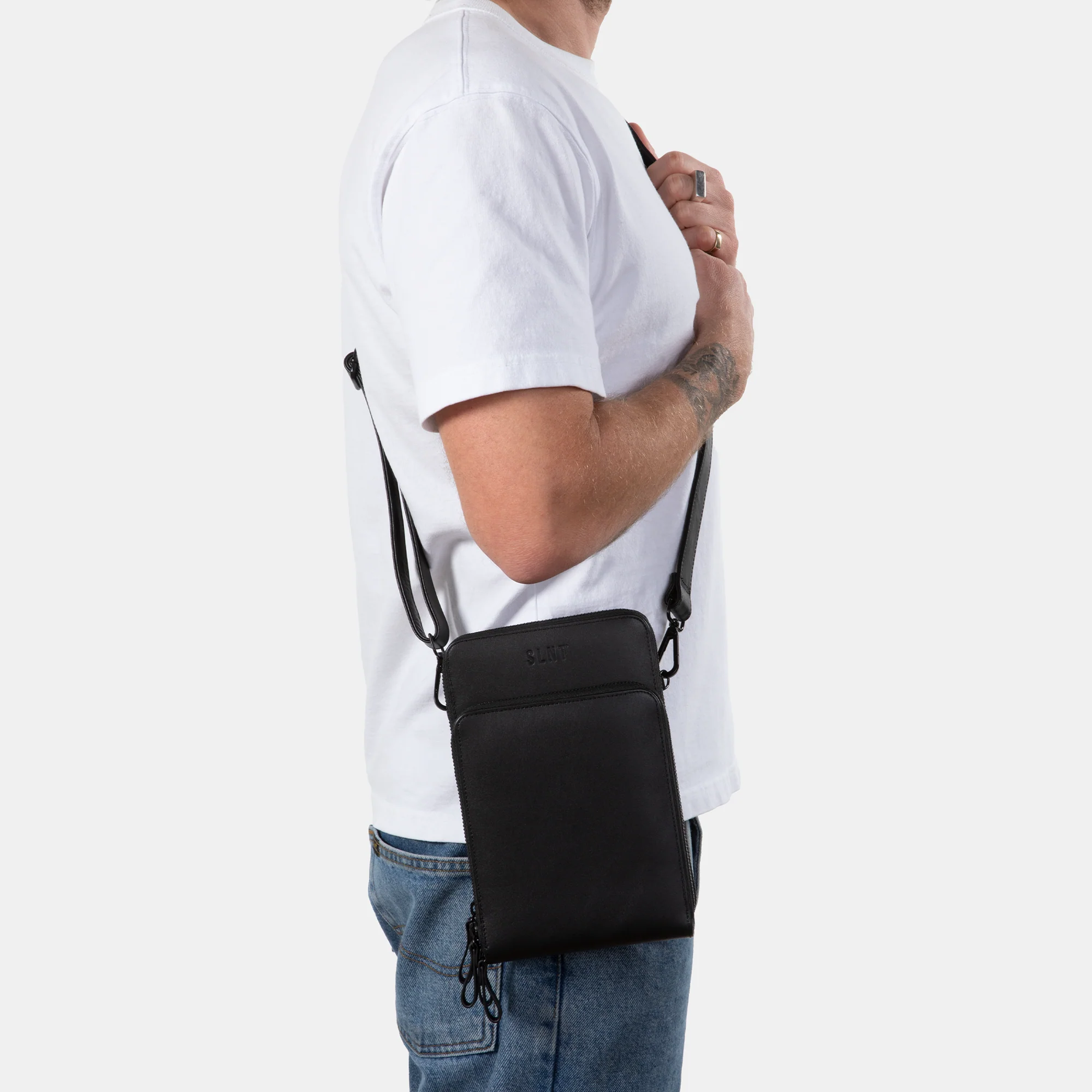 SLNT Lifestyle Faraday Sling Bag - Image 12